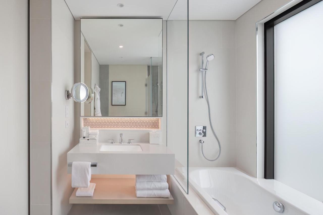 Palace Beach Resort الفجيرة المظهر الخارجي الصورة A bathroom in a hotel