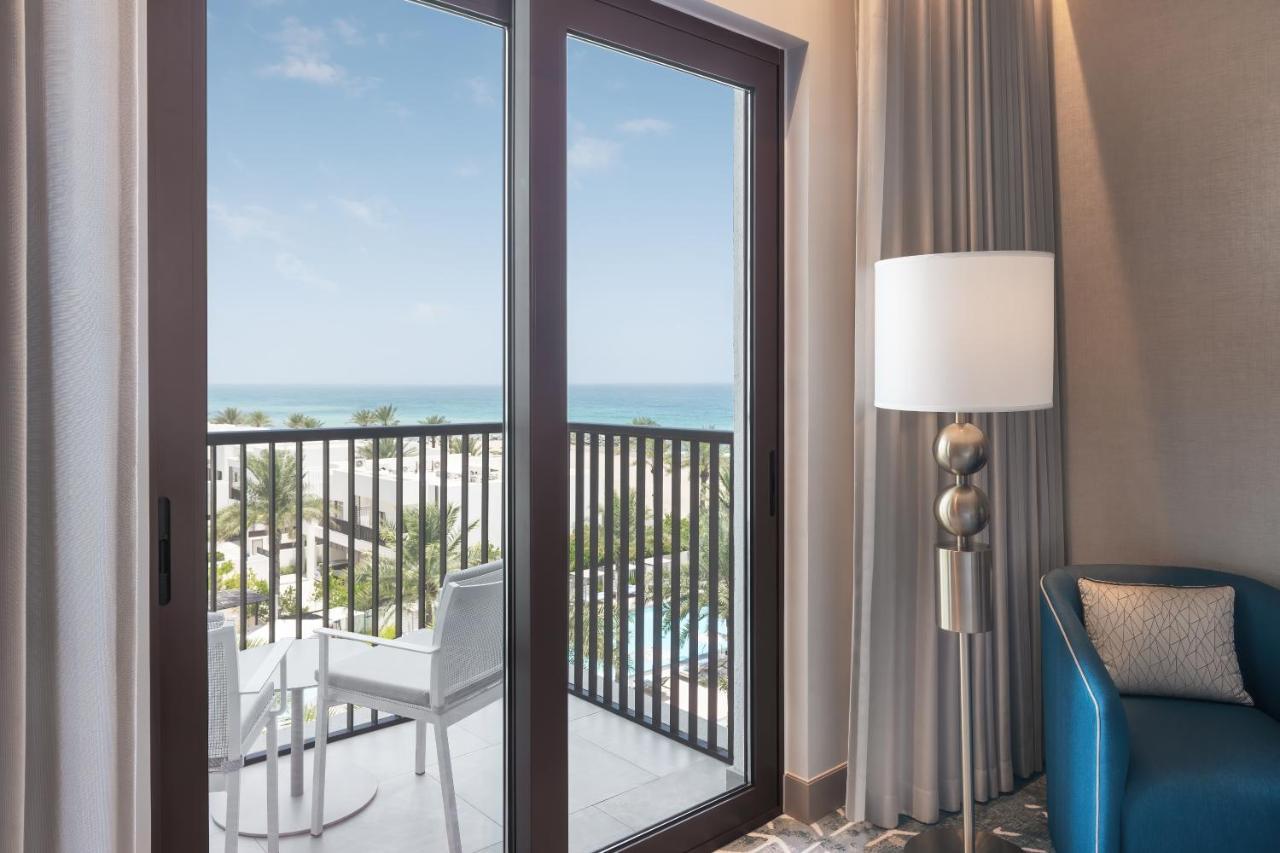 Palace Beach Resort الفجيرة المظهر الخارجي الصورة A room at the Hilton San Diego Bayfront