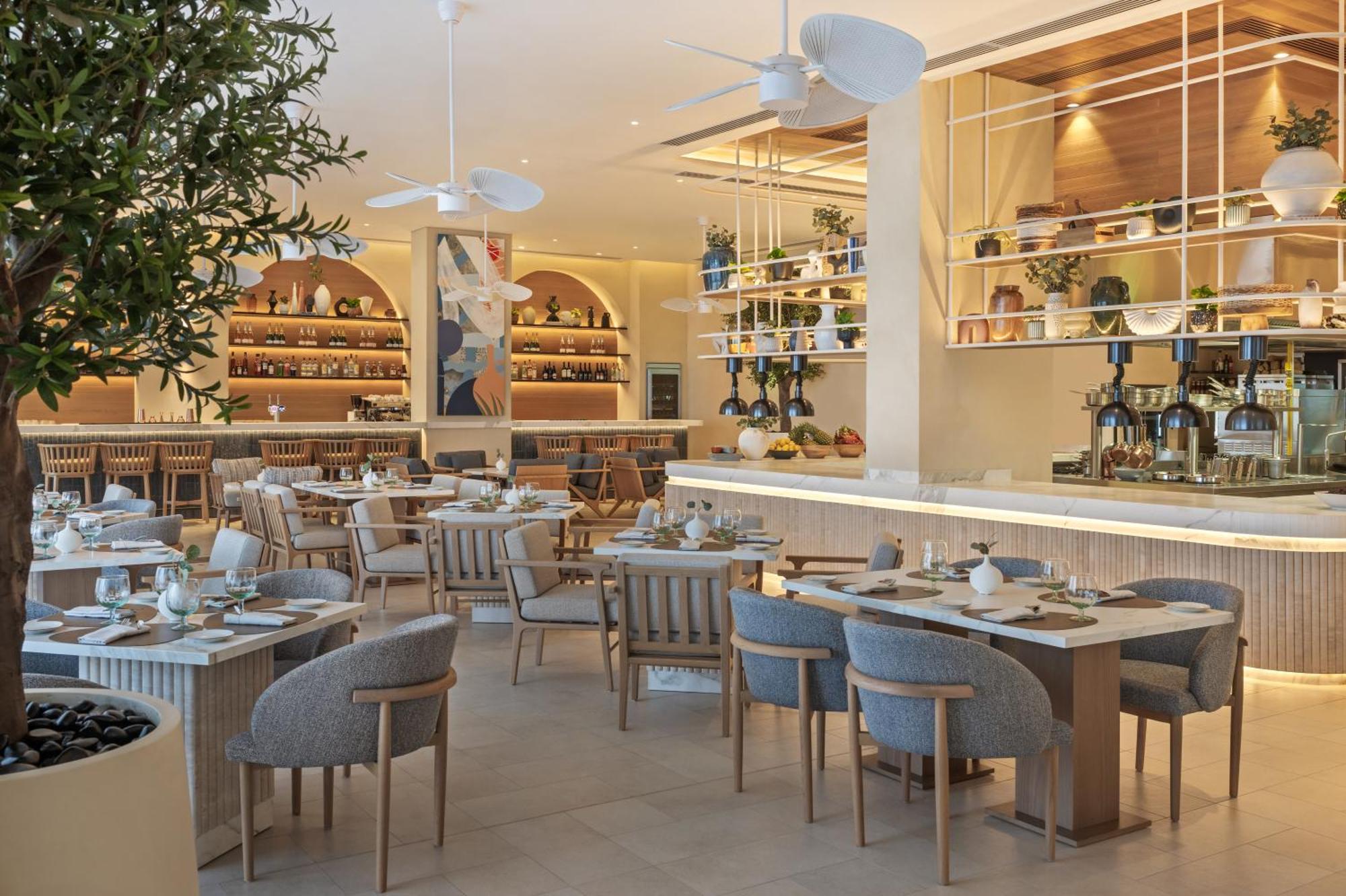 Palace Beach Resort الفجيرة المظهر الخارجي الصورة Interior of the restaurant